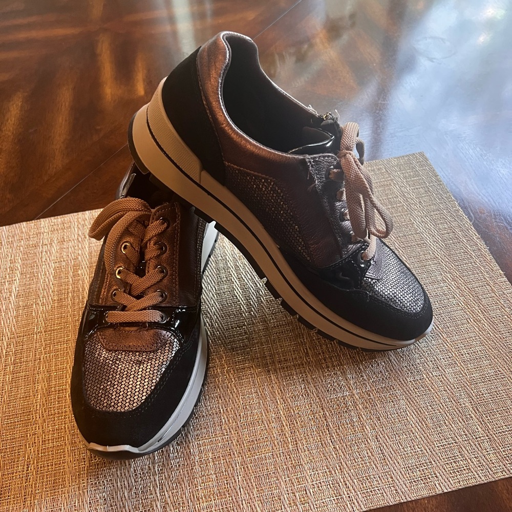 Igi & co. Italian walking shoe     size 40